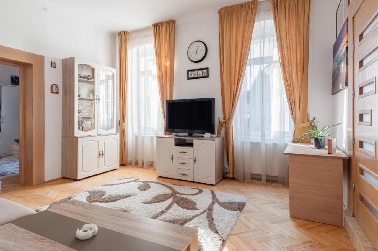 Brasov Centrul Vechi - 67Sqm - 2Min To Counsel Square Apartment Exterior photo