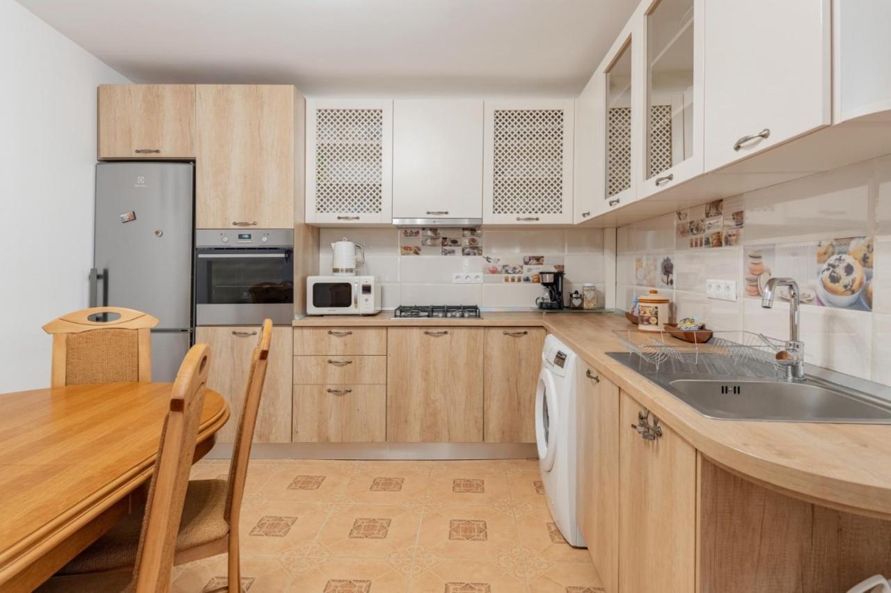 Brasov Centrul Vechi - 67Sqm - 2Min To Counsel Square Apartment Exterior photo