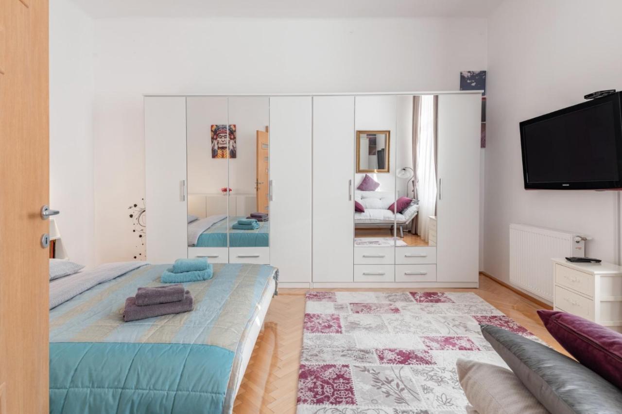 Brasov Centrul Vechi - 67Sqm - 2Min To Counsel Square Apartment Exterior photo