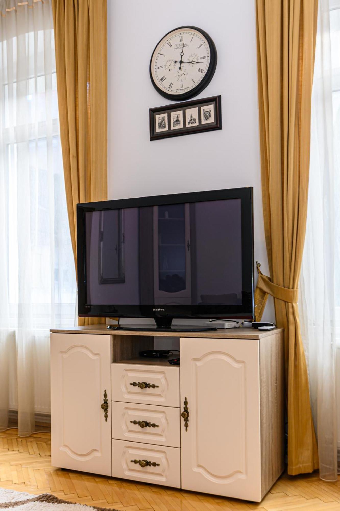 Brasov Centrul Vechi - 67Sqm - 2Min To Counsel Square Apartment Exterior photo