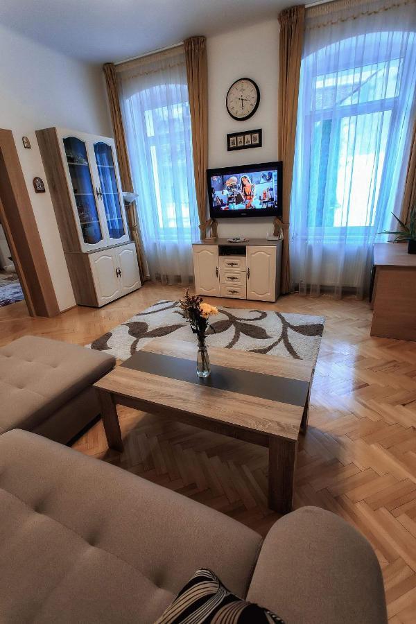 Brasov Centrul Vechi - 67Sqm - 2Min To Counsel Square Apartment Exterior photo
