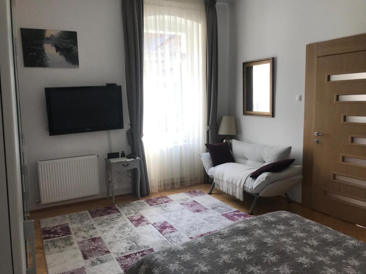 Brasov Centrul Vechi - 67Sqm - 2Min To Counsel Square Apartment Exterior photo